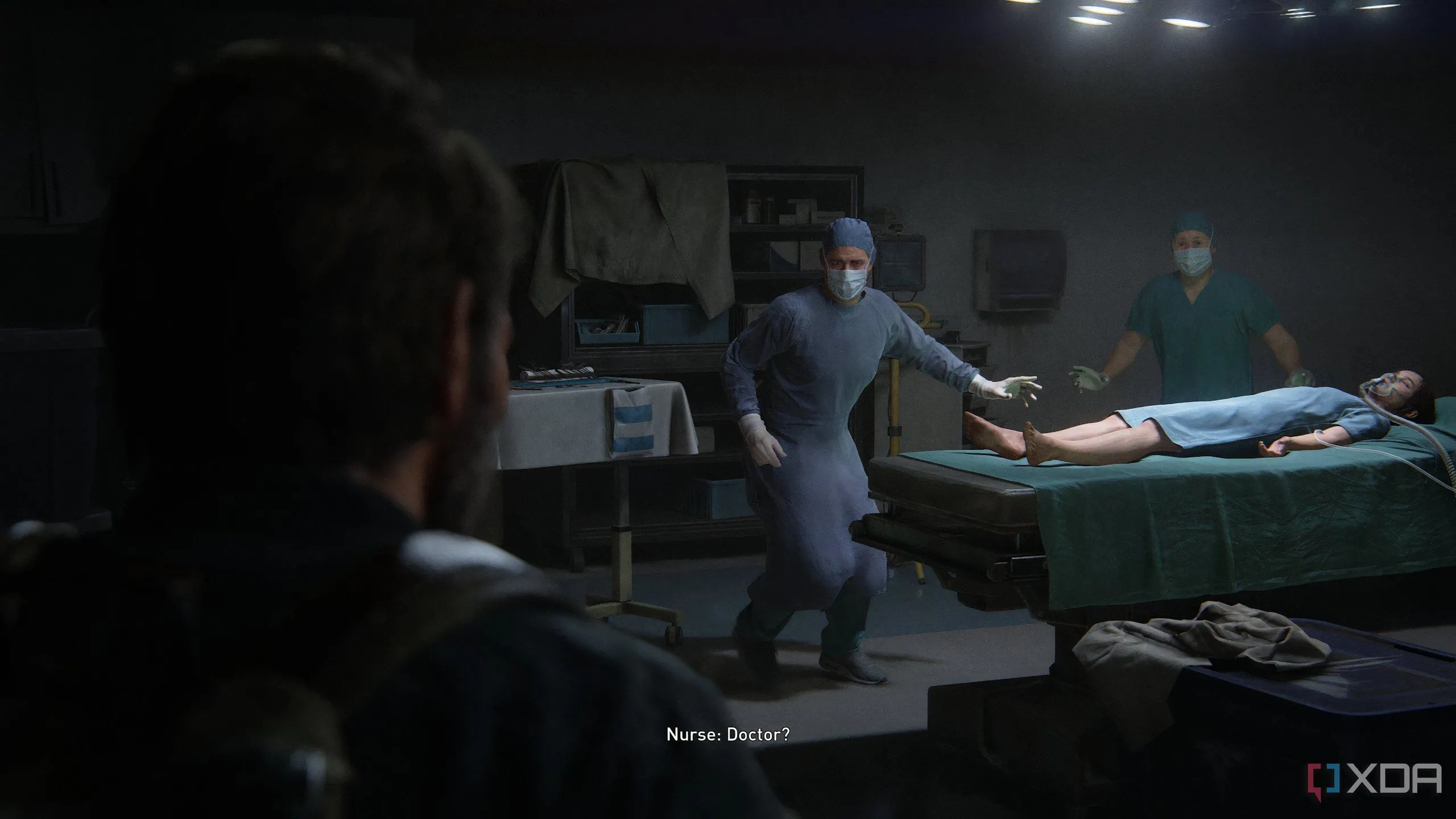 Abby và cha trong bệnh viện cảnh hồi tưởng The Last of Us Part II