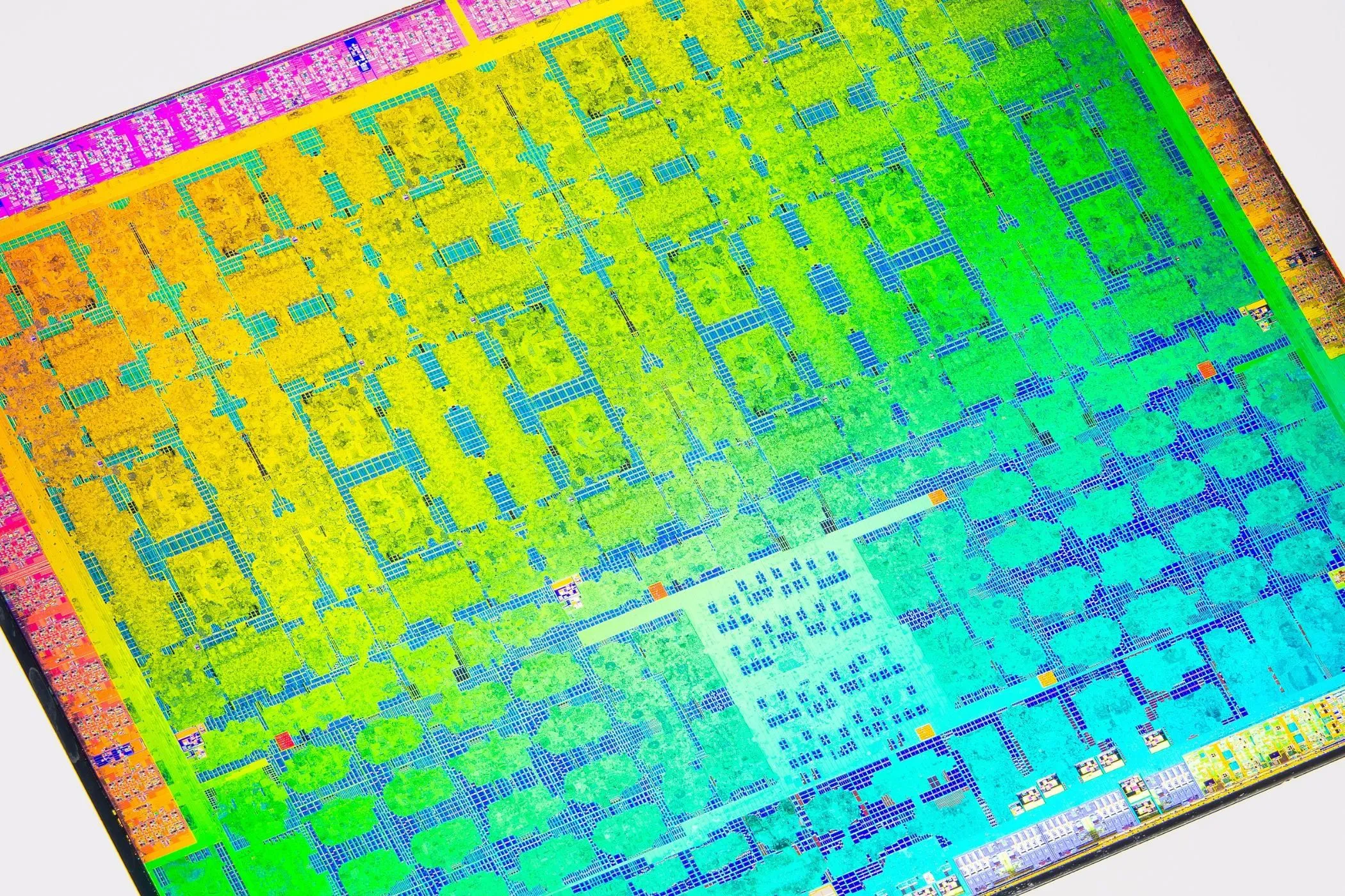 Ảnh cận cảnh chip đồ họa Nvidia Turing GPU die