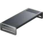 Anker 675 USB-C Docking Station màu đen đặt trên bàn làm việc, thể hiện thiết kế tích hợp giá đỡ màn hình.