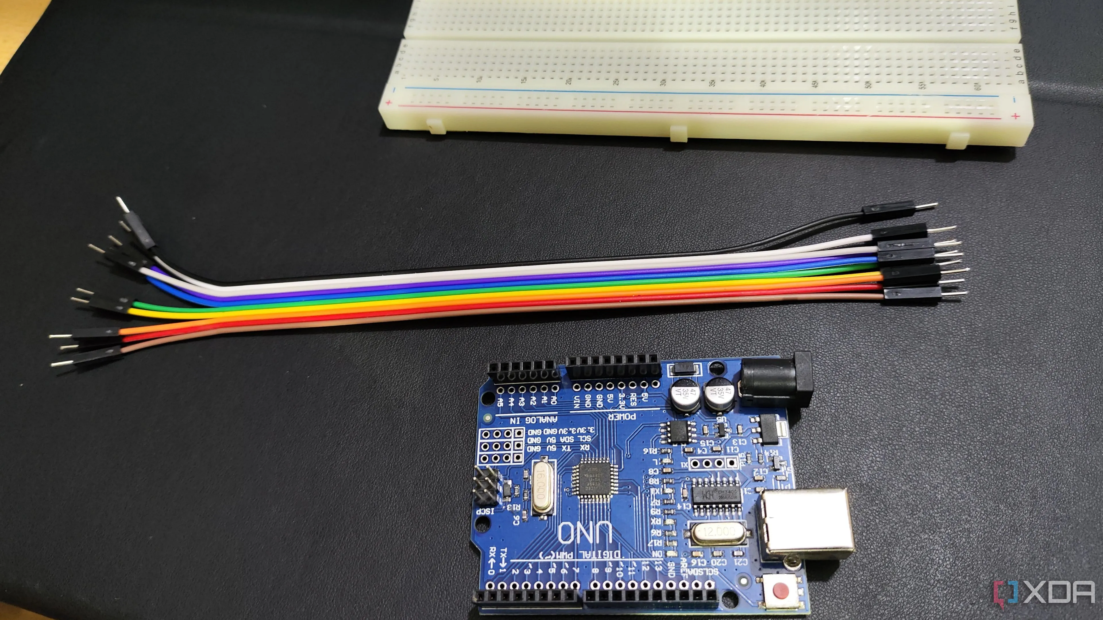 arduino-uno-voi-breadboard-va-day-noi-su-dung-tich-hop-serial
