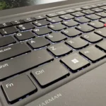 Bàn phím laptop Lenovo ThinkPad E14 Gen 6 hiển thị khu vực phím chức năng, liên quan đến phím Copilot mới và phím tắt Windows