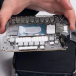 Bảng mạch PCB của card đồ họa NVIDIA, minh họa cấu trúc phần cứng hỗ trợ xử lý AI và bộ nhớ VRAM.