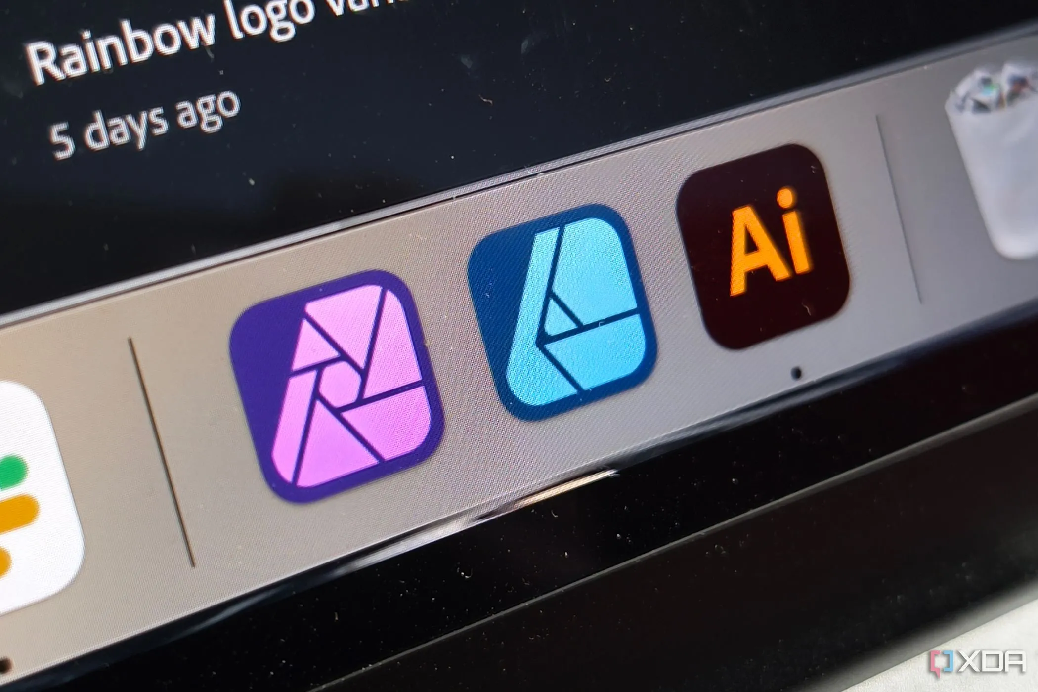 Các biểu tượng logo của Affinity Designer, Affinity Photo và Adobe Illustrator, minh họa hệ sinh thái Affinity