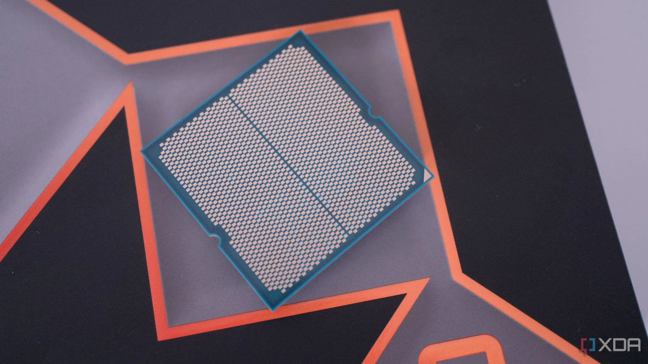 Cận cảnh chân tiếp xúc của bộ vi xử lý AMD Ryzen, minh họa cho nền tảng AM4