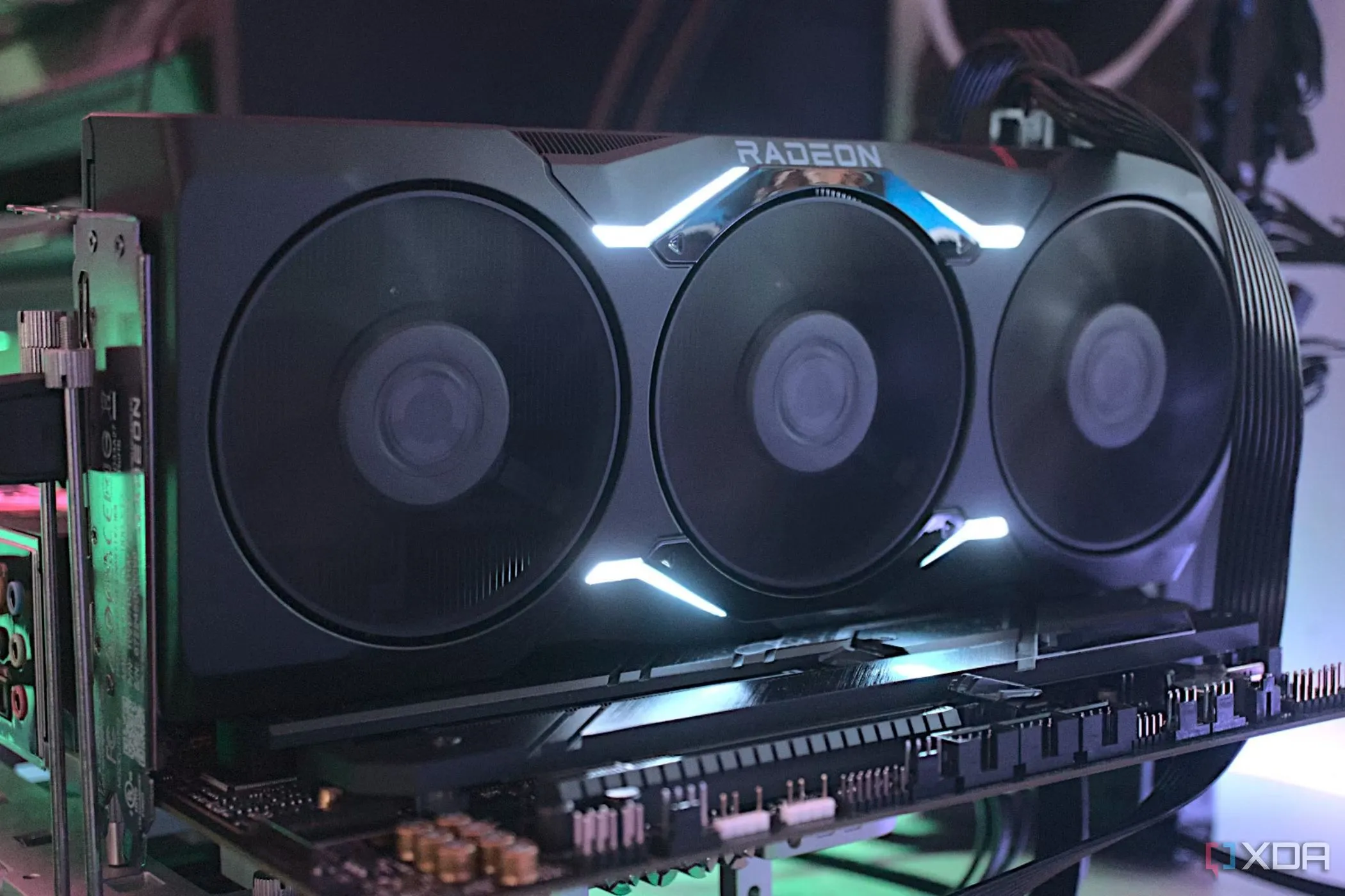 Card đồ họa AMD Radeon RX 7900 XTX