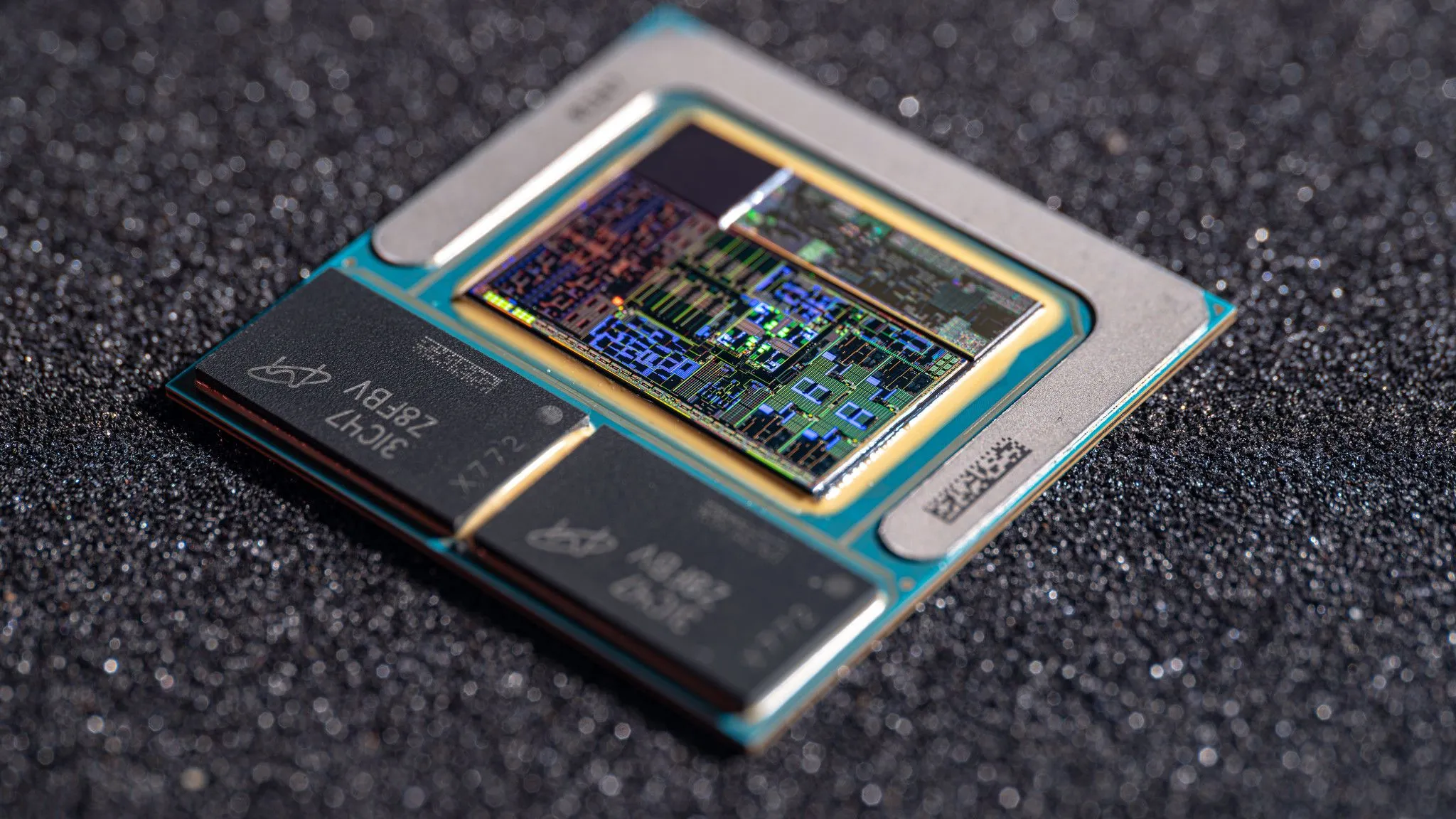 Cấu trúc chip Intel Lunar Lake, đối thủ cạnh tranh của Qualcomm Snapdragon X trong phân khúc laptop hiệu năng cao