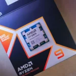 CPU AMD Ryzen 9 9950X3D nằm trên hộp, minh họa cho việc undervolt CPU hiệu quả