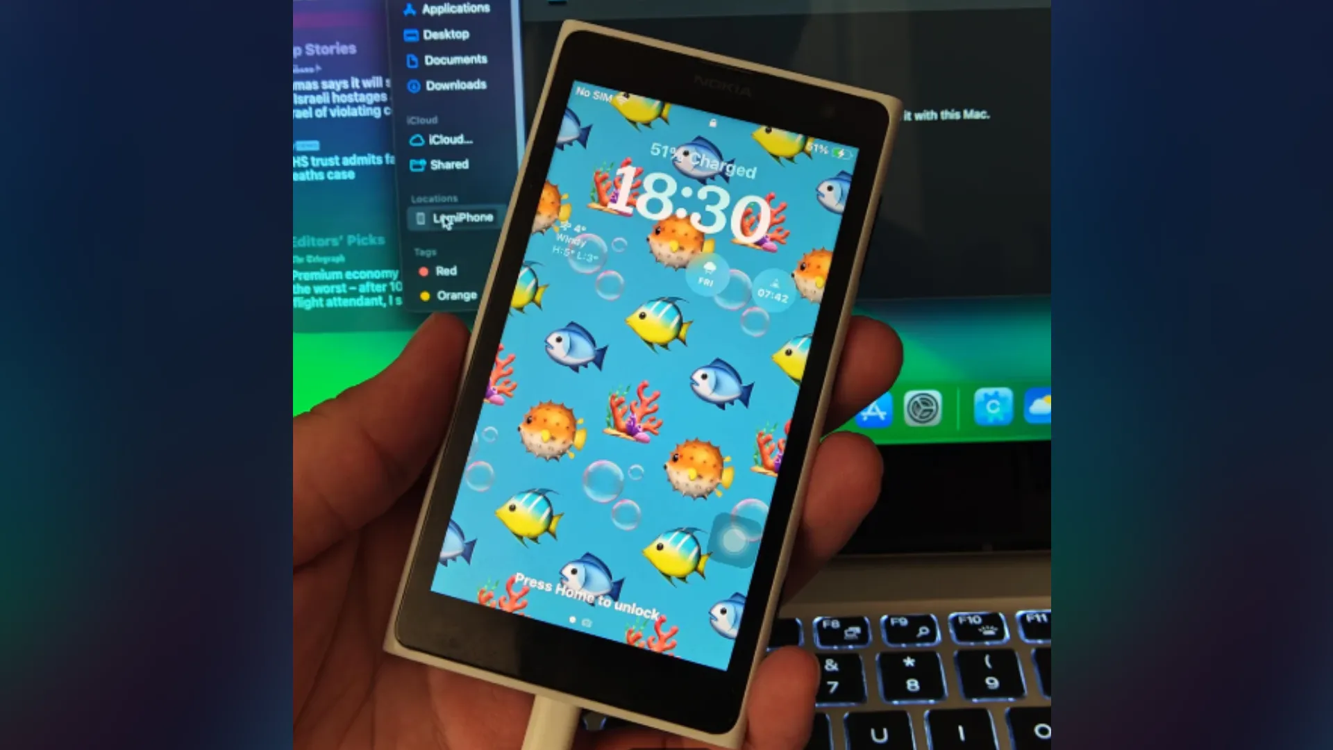 Điện thoại LumiPhone 1020 SE với vỏ Nokia Lumia 1020 và linh kiện iPhone SE