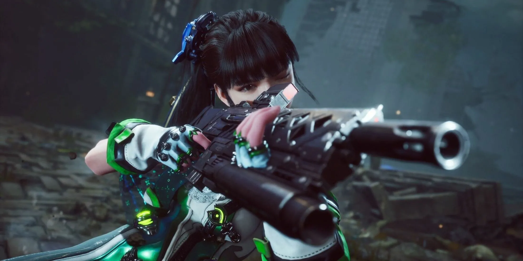 Eve cận chiến với vũ khí chính trong Stellar Blade