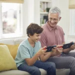 Gia đình chơi game trên Nintendo Switch
