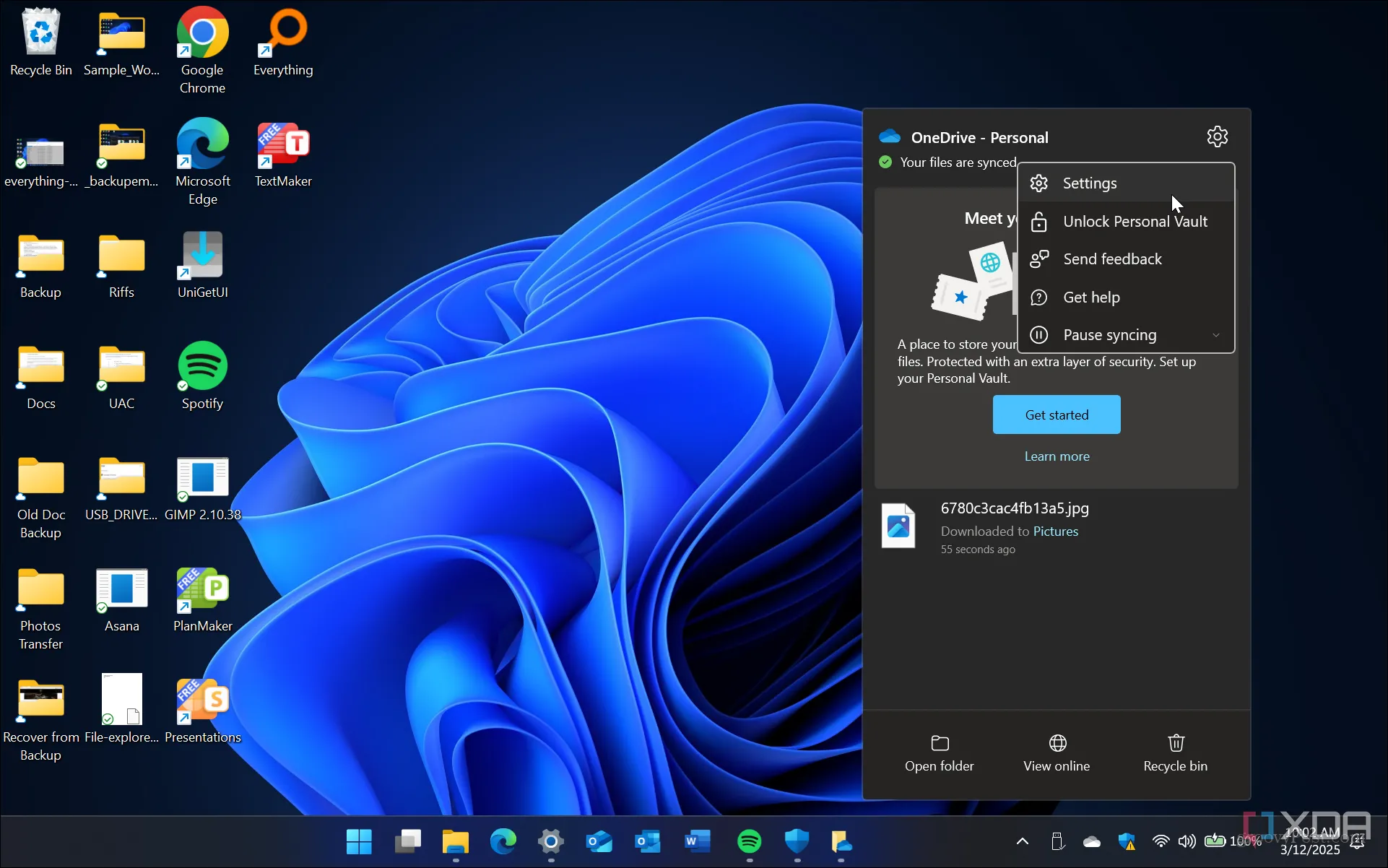 Giao diện cài đặt OneDrive trên Windows 11, minh họa các tùy chọn và giới hạn của dịch vụ lưu trữ đám mây Microsoft.