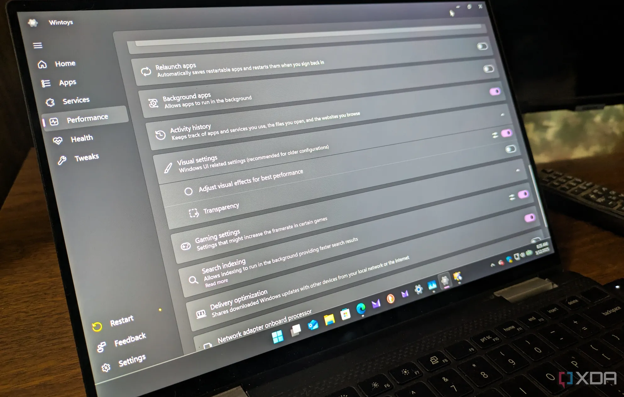 Giao diện công cụ di chuyển dữ liệu trên máy tính Windows, minh họa các bước thiết lập và nhập mã để kết nối hai thiết bị