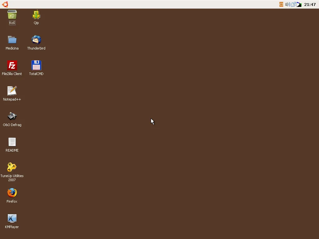 Giao diện desktop của Windows XP Ubuntu, mô phỏng phong cách đồ họa của hệ điều hành Ubuntu cũ.