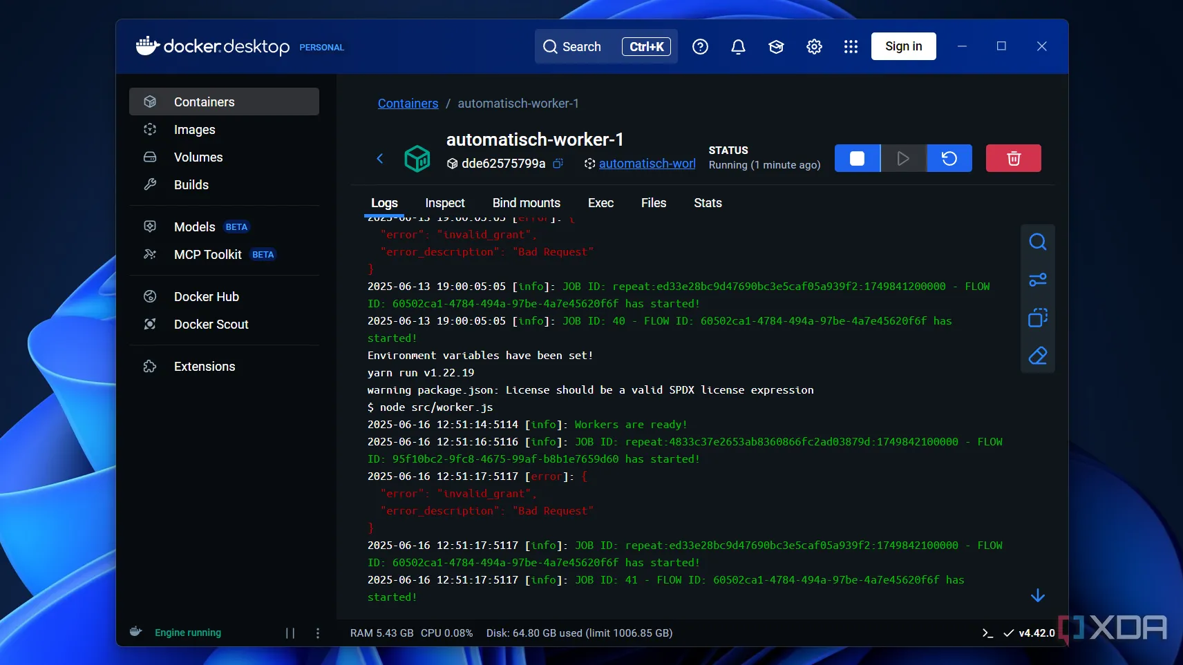 Giao diện dòng lệnh hiển thị nhật ký Docker với các thông báo lỗi, minh họa những vấn đề kỹ thuật thường gặp khi tự host