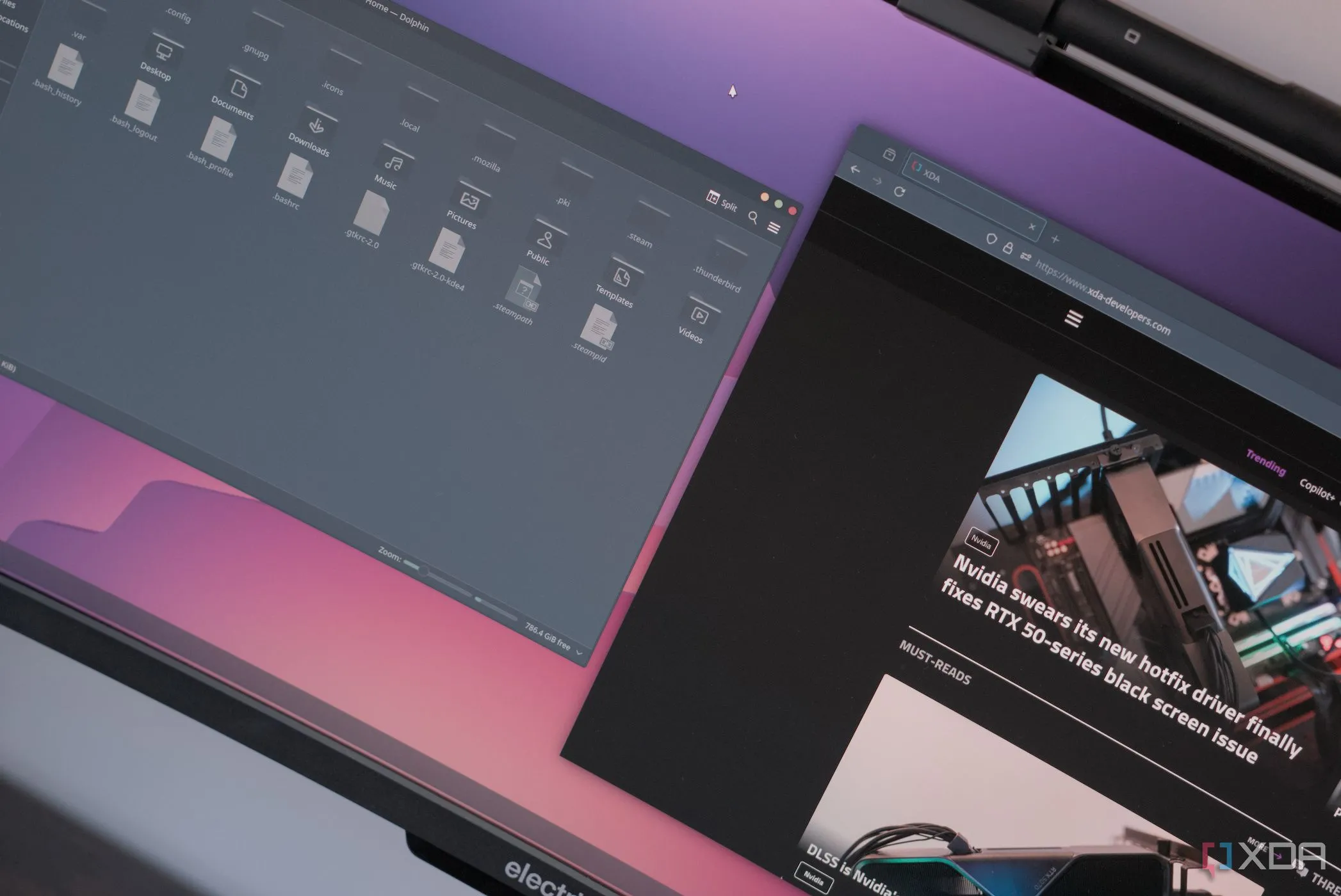 Giao diện Fedora 41 với trình duyệt Firefox và quản lý tệp Dolphin