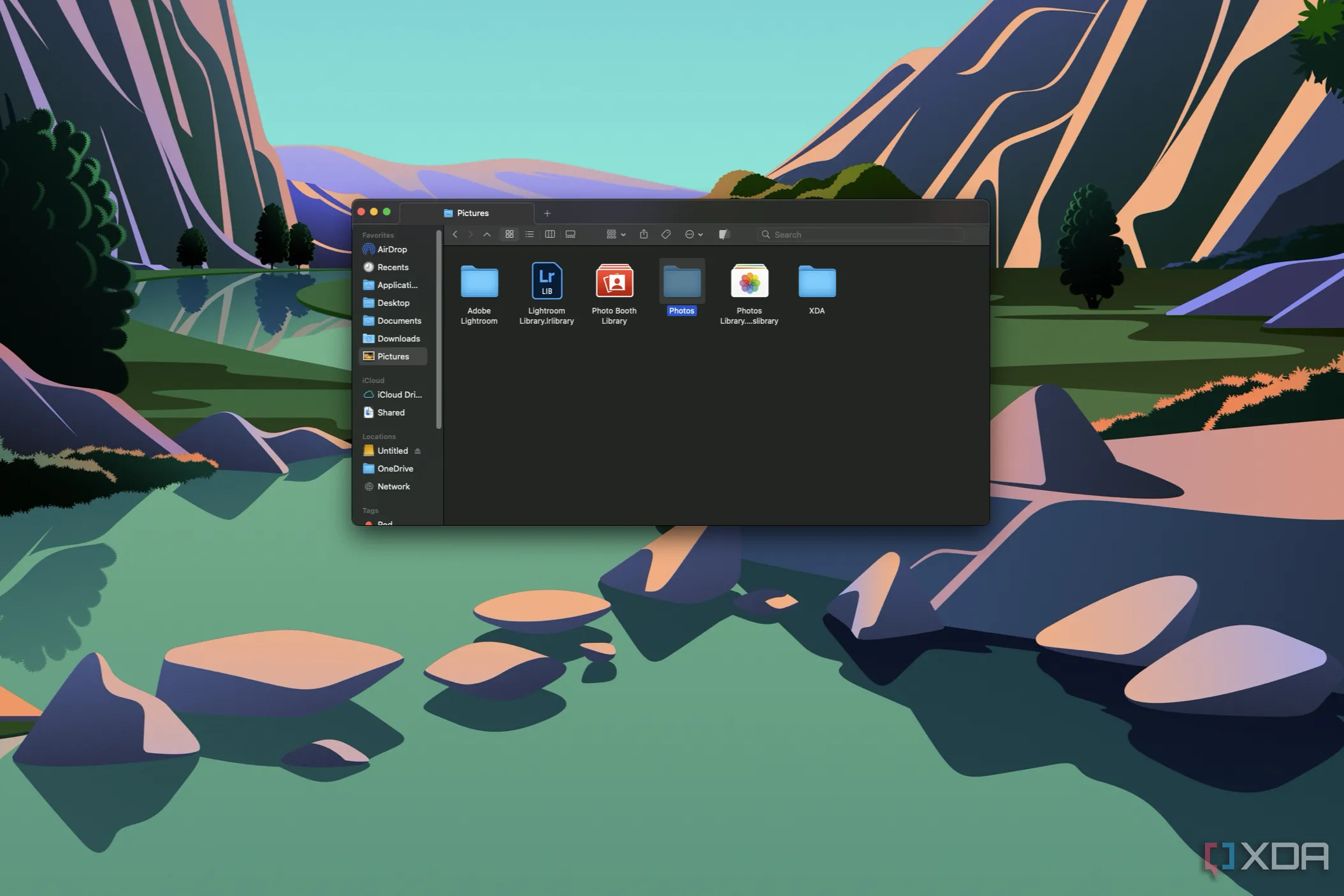 Giao diện Finder trên macOS đã được cải thiện với XtraFinder, hiển thị một thư mục đang được chọn và làm mờ sau khi thực hiện thao tác cắt bằng phím tắt.