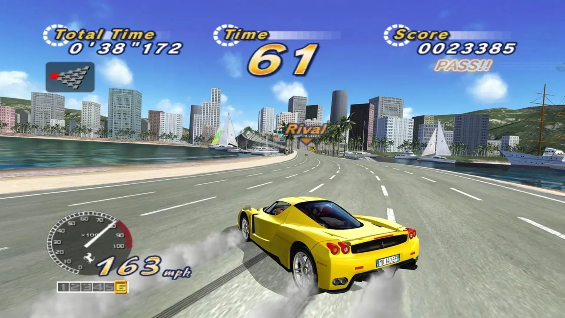 Giao diện gameplay sống động của OutRun 2006: Coast 2 Coast trên Xbox