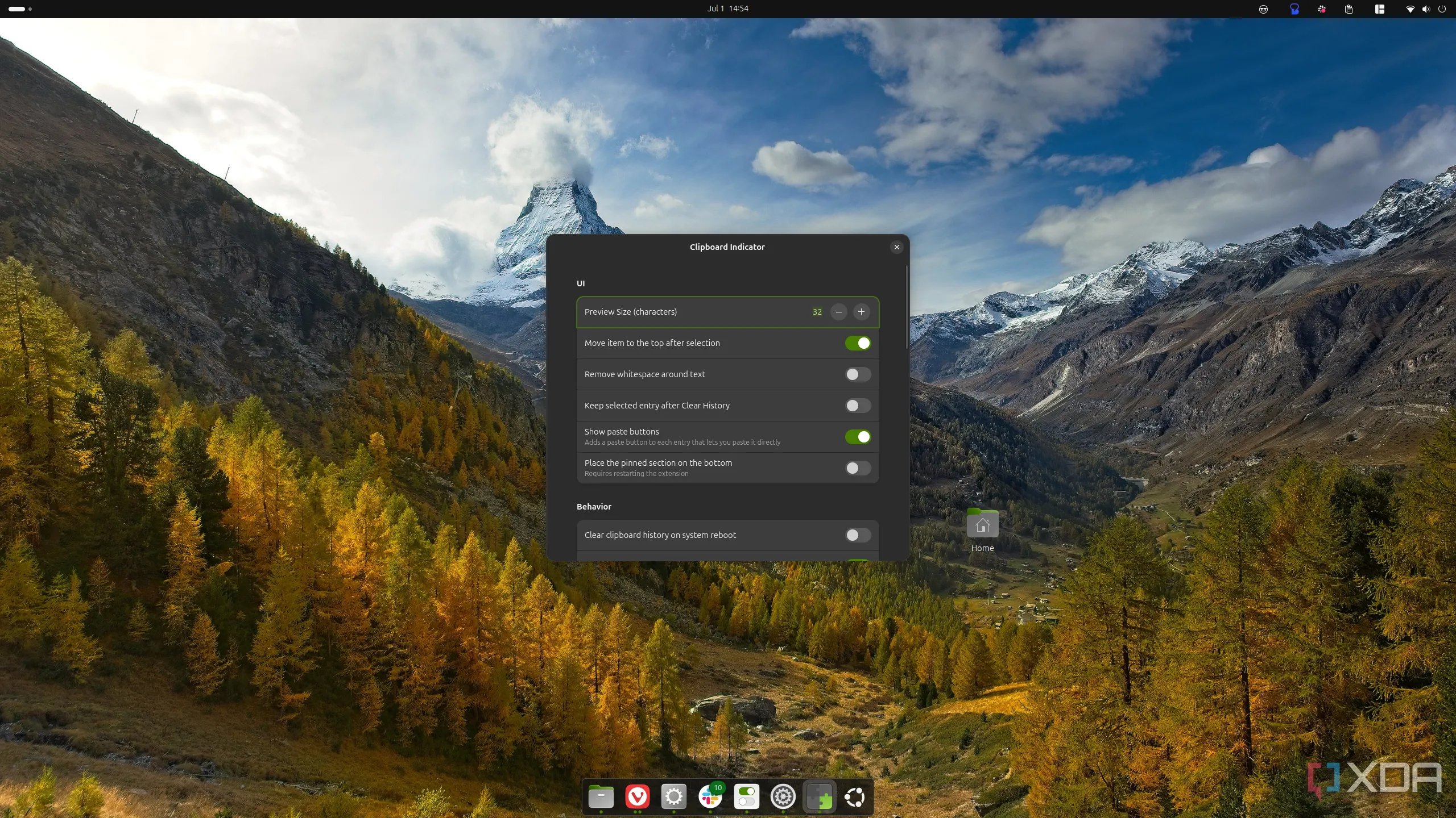 Giao diện máy tính để bàn Ubuntu hiển thị cài đặt tiện ích Clipboard Indicator, minh họa môi trường làm việc ổn định
