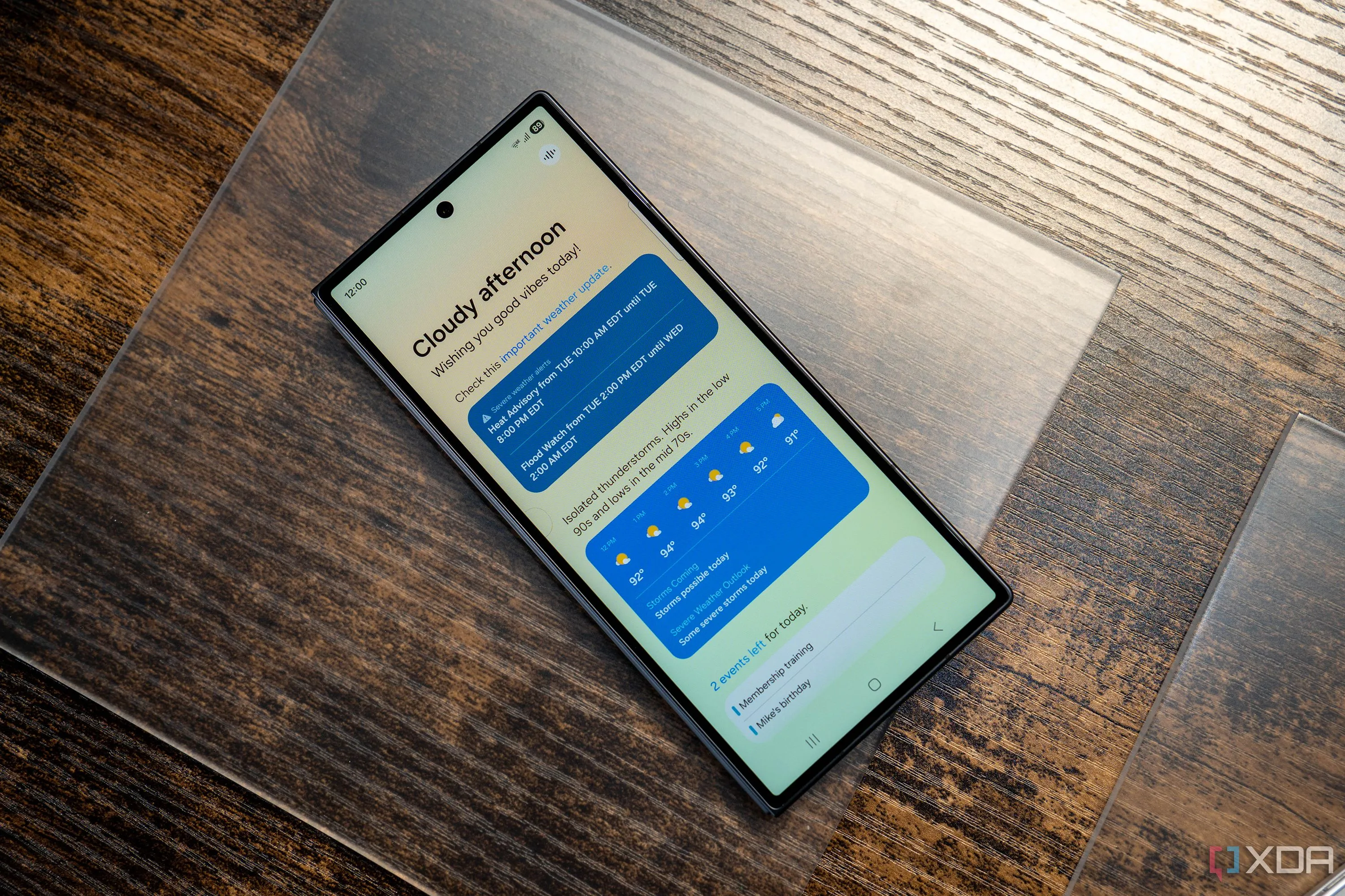 Giao diện tính năng Now Brief trên Samsung Galaxy Z Fold 7
