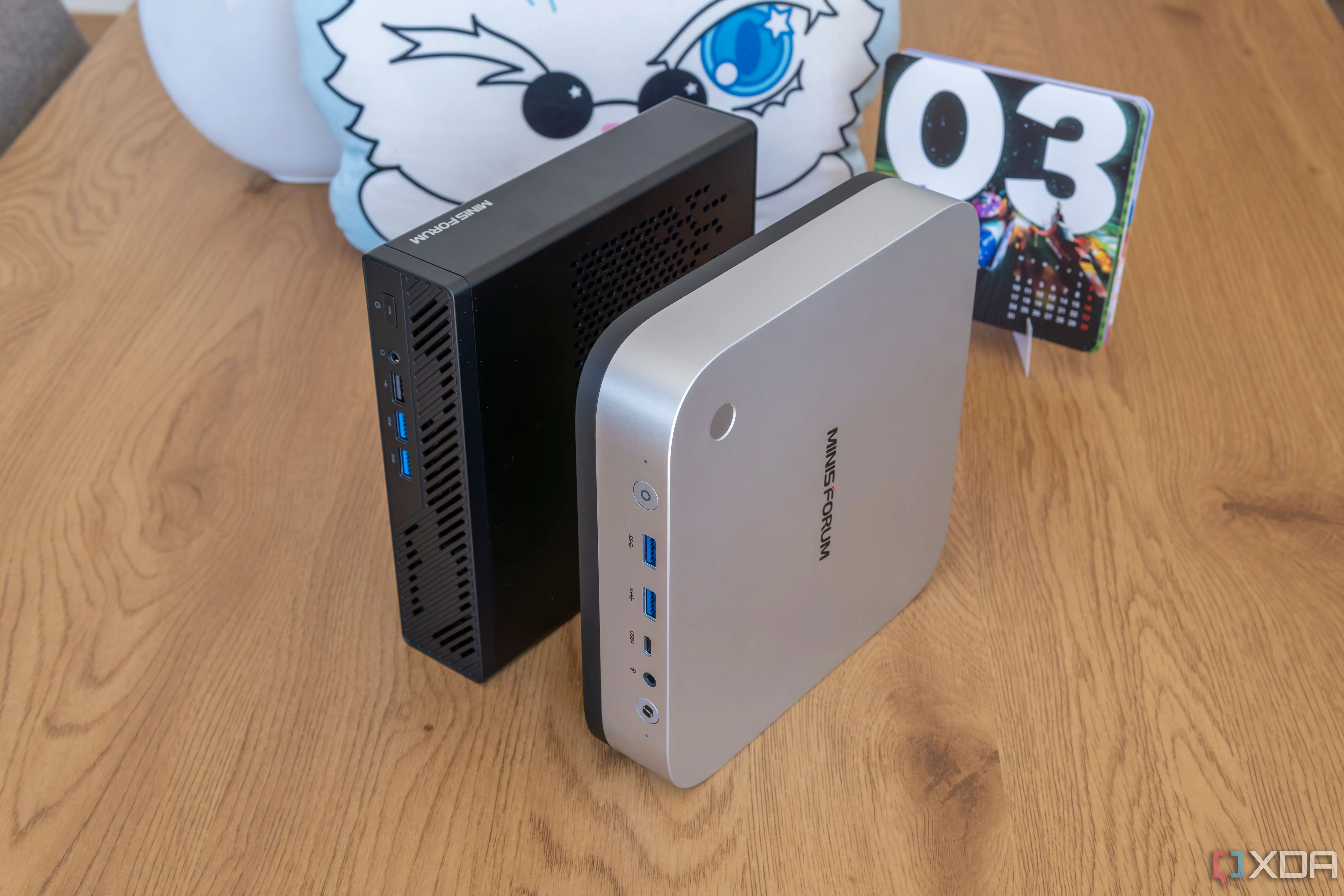 Hai mẫu Mini PC Minisforum AI X1 Pro và Minisforum MS-A1 với thiết kế nhỏ gọn, linh hoạt trong các dự án home lab