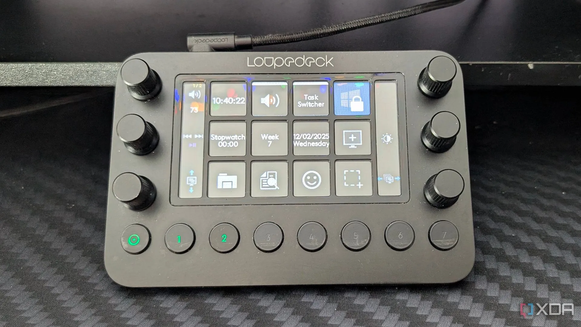 Loupedeck - Thiết bị Macro Pad tối ưu hóa các phím tắt Windows thông thường