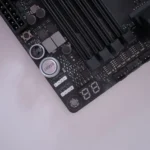 Màn hình debug Q-Code và đèn LED trên bo mạch chủ ASUS ROG Crosshair X670E Hero