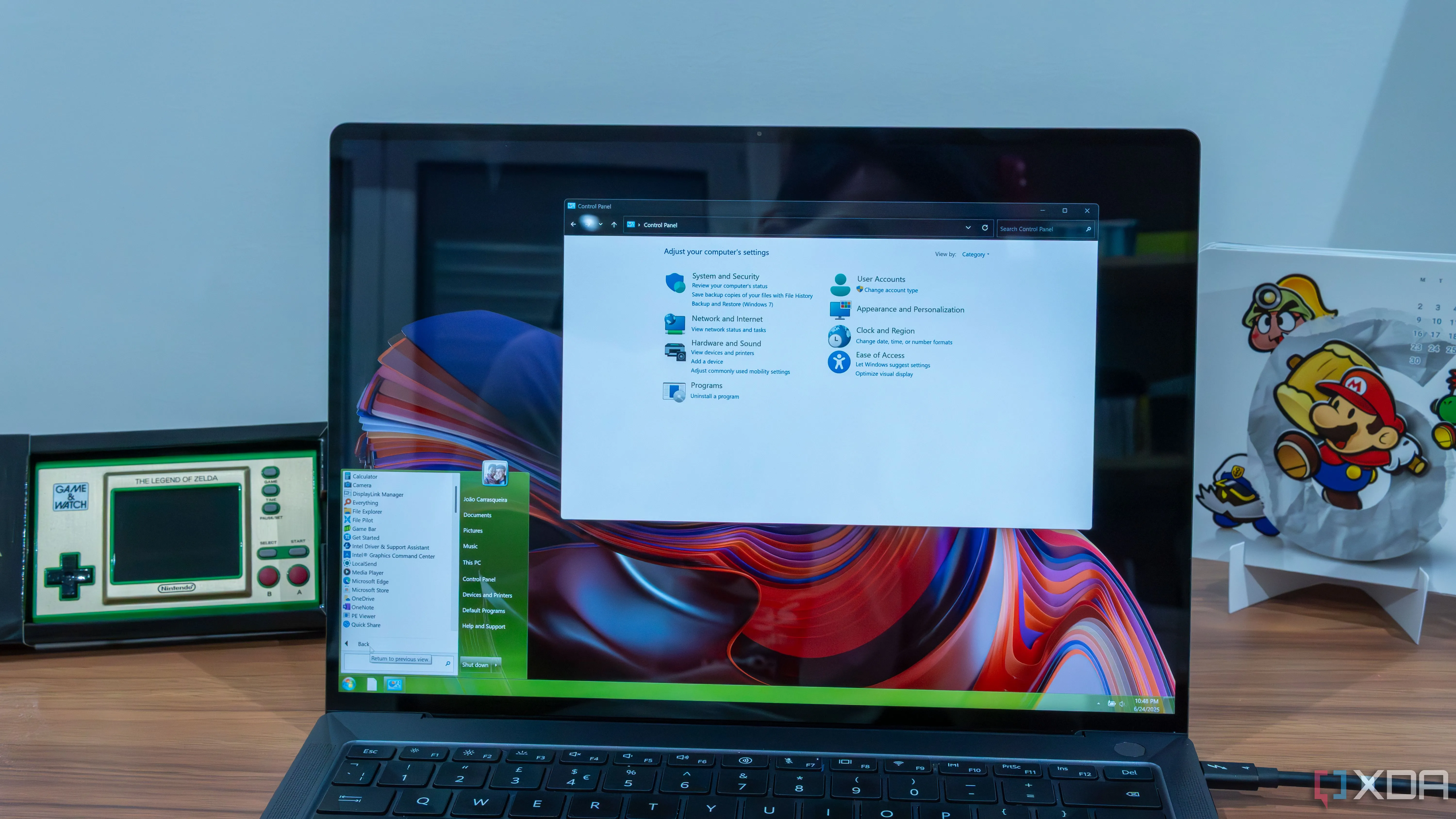 Máy tính Windows 11, đại diện cho những cải tiến liên tục thông qua các bản cập nhật hệ điều hành