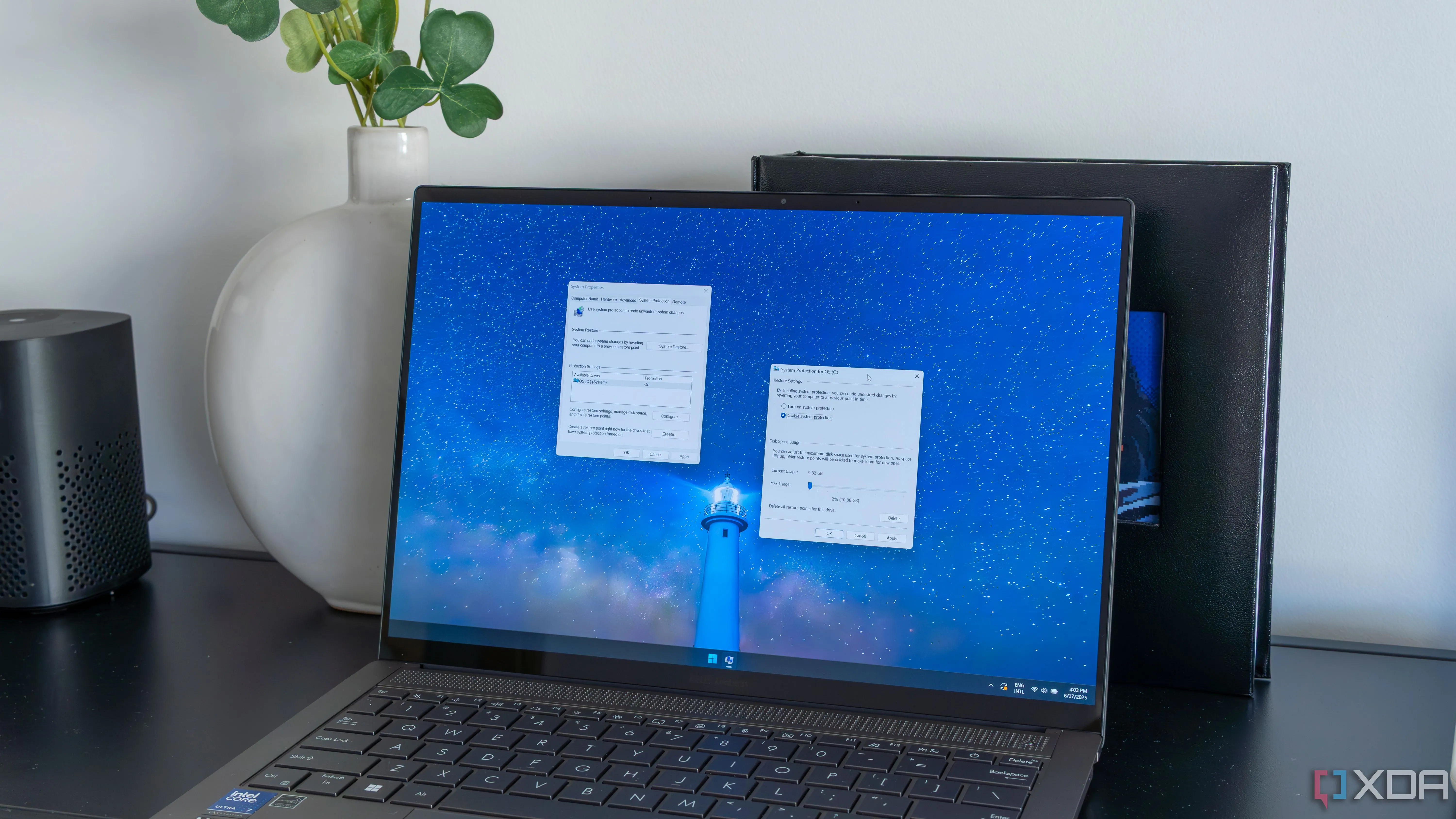 Máy tính xách tay chạy Windows 11 hiển thị cài đặt khôi phục hệ thống, minh họa bản dựng 25H2 trên kênh Dev.