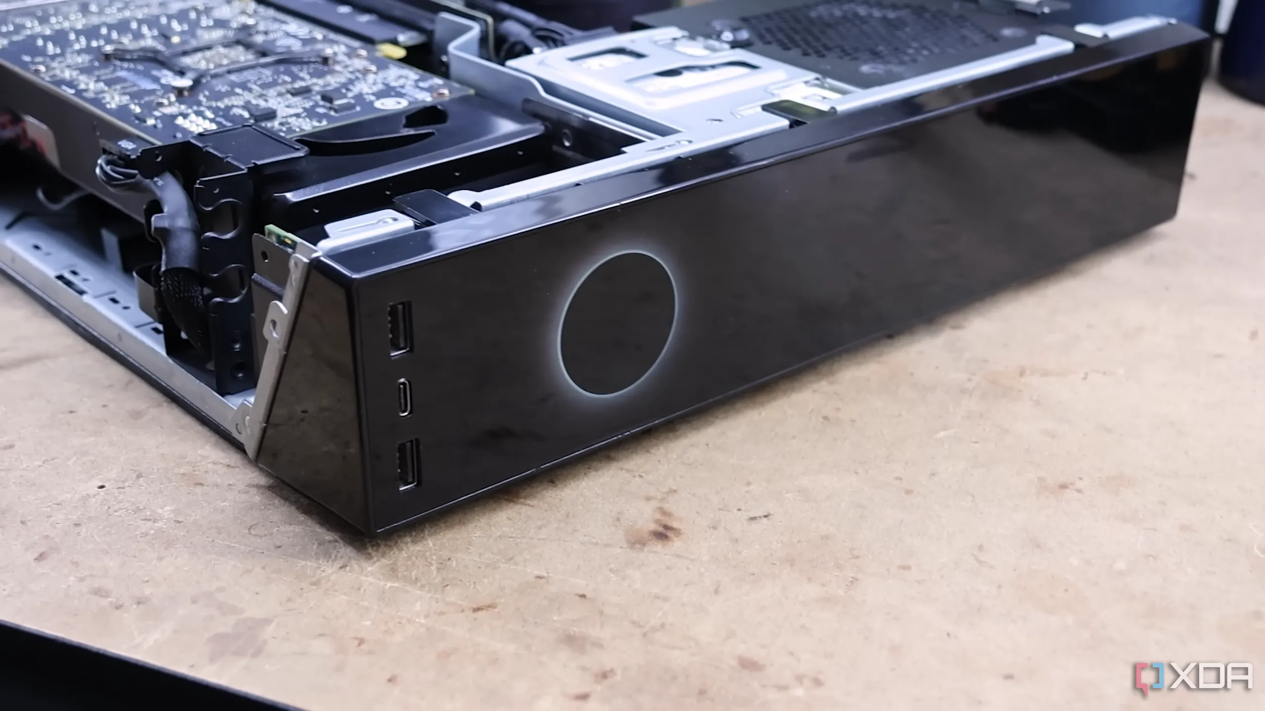 Nguyên mẫu Steam Box của Valve do Bringus Studios thiết kế