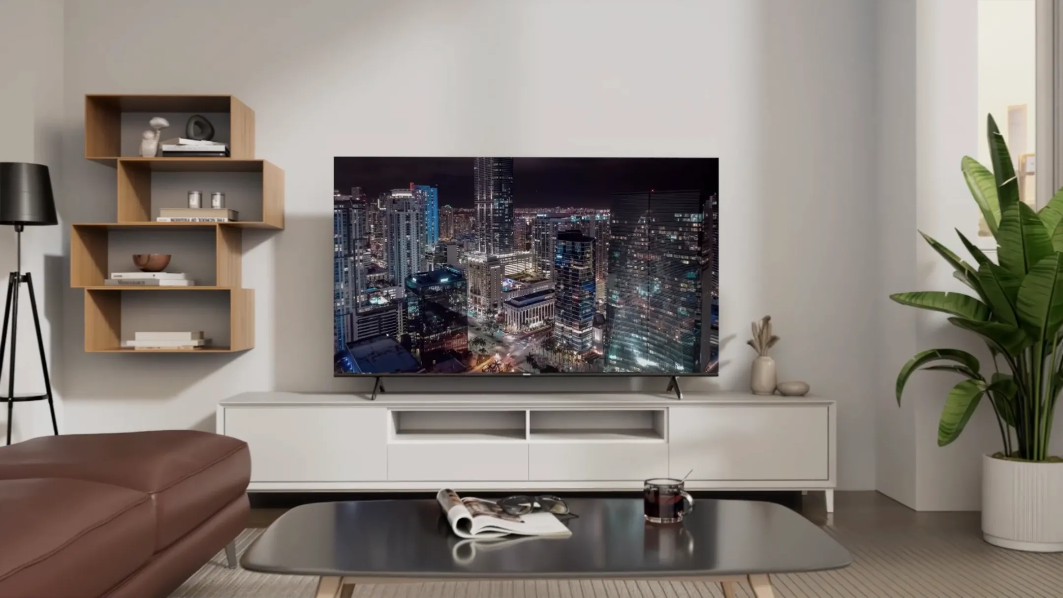 Smart TV Hisense QD7 75 inch trong phòng khách hiện đại, hiển thị hình ảnh sống động.