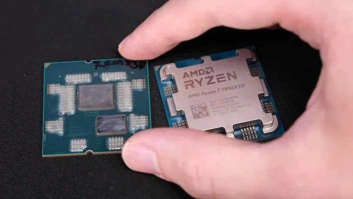 So sánh giữa CPU AMD Ryzen 7 7800X3D thật và giả, thể hiện cấu trúc chiplet của bộ vi xử lý.