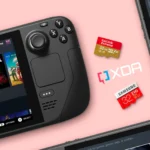 Steam Deck cùng thẻ nhớ microSD, biểu tượng cho việc lưu trữ và mở rộng game trên nền tảng Steam
