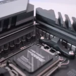 Tản nhiệt VRM và khu vực pha nguồn CPU trên bo mạch chủ ASUS ROG Crosshair X670E Hero, minh họa cho các pha VRM chuyên dụng.