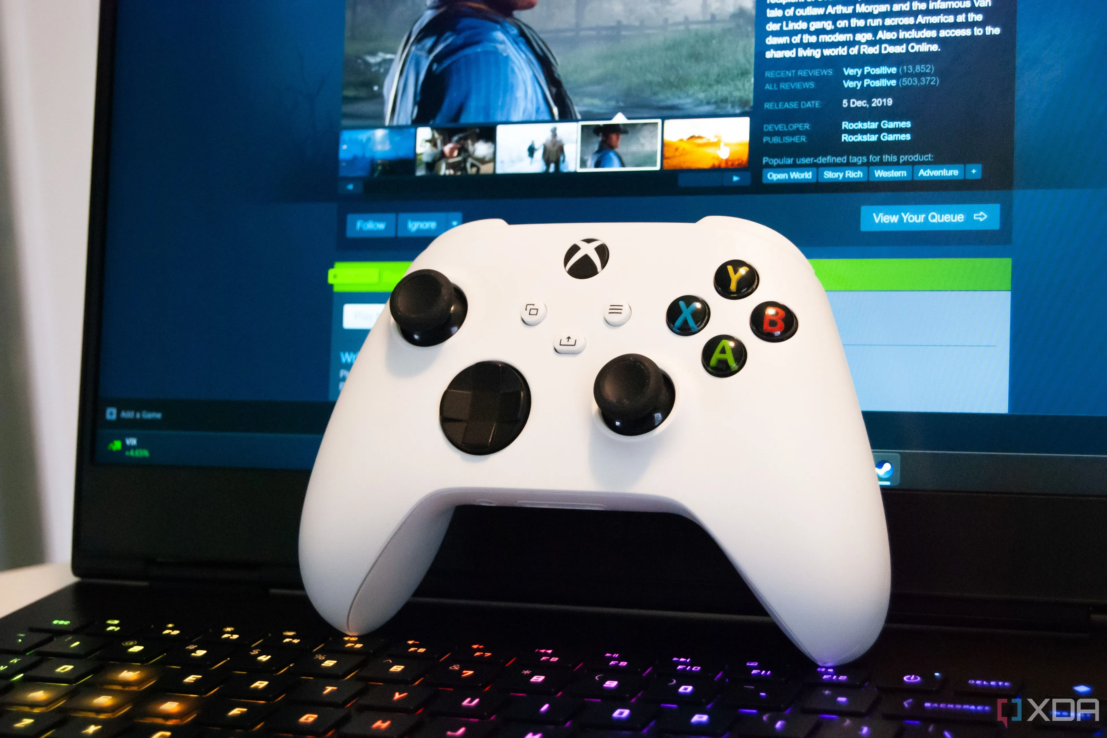 Tay cầm chơi game Xbox Wireless màu trắng