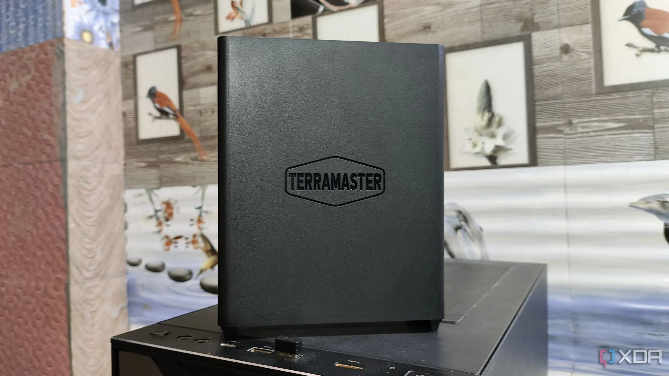 Thiết bị NAS TerraMaster F8 SSD Plus trên máy tính cá nhân cho thấy khả năng lưu trữ và mở rộng hạn chế.