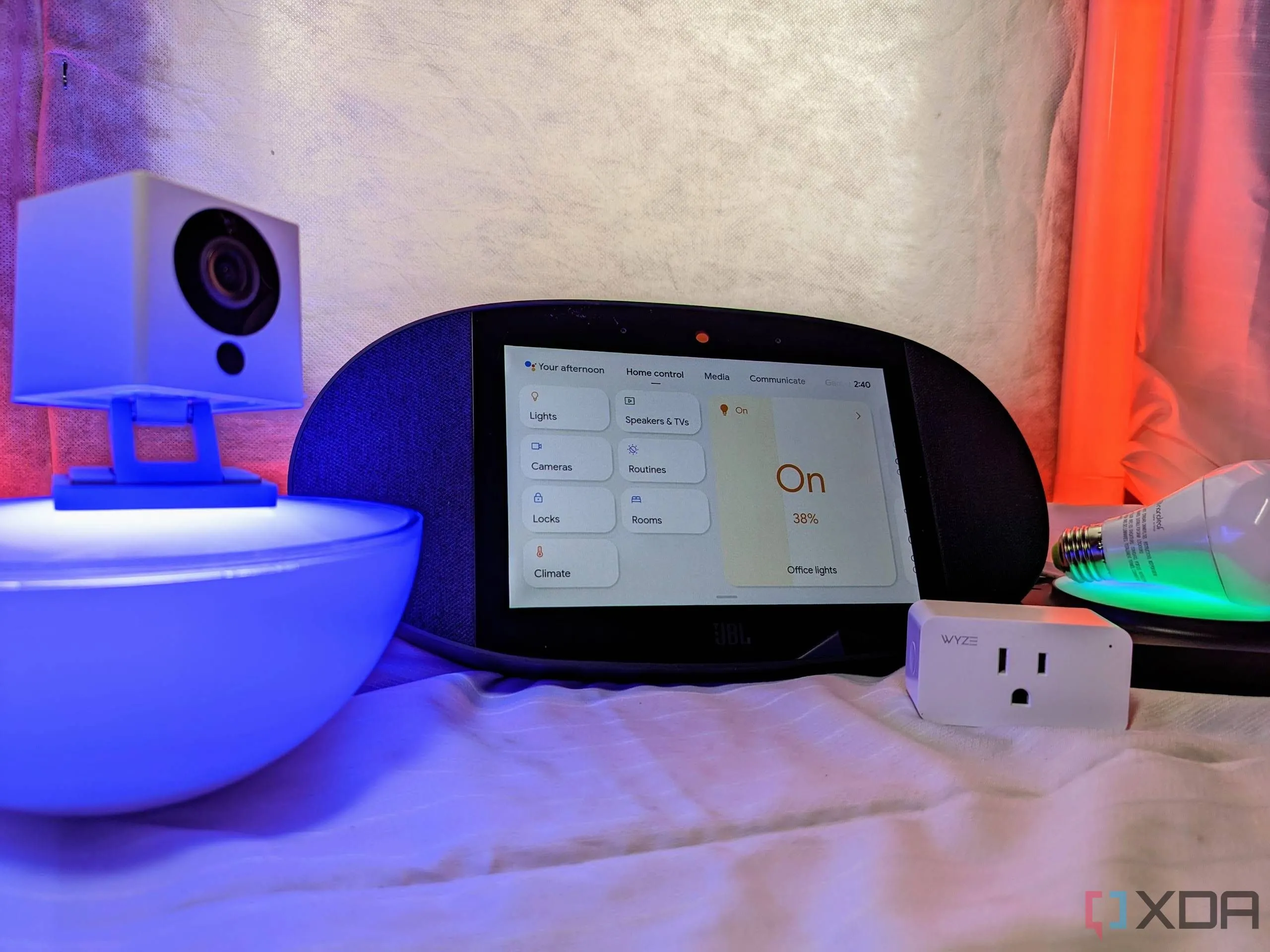 thiet-bi-nha-thong-minh-voi-google-pixel-va-den-philips-hue-emulated