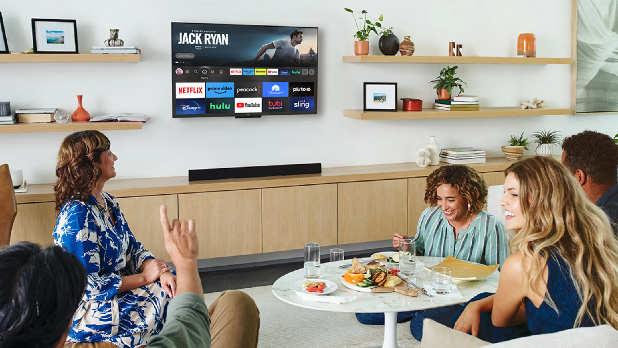 TV Insignia 75 inch 4K Smart Fire TV hiển thị giao diện chính