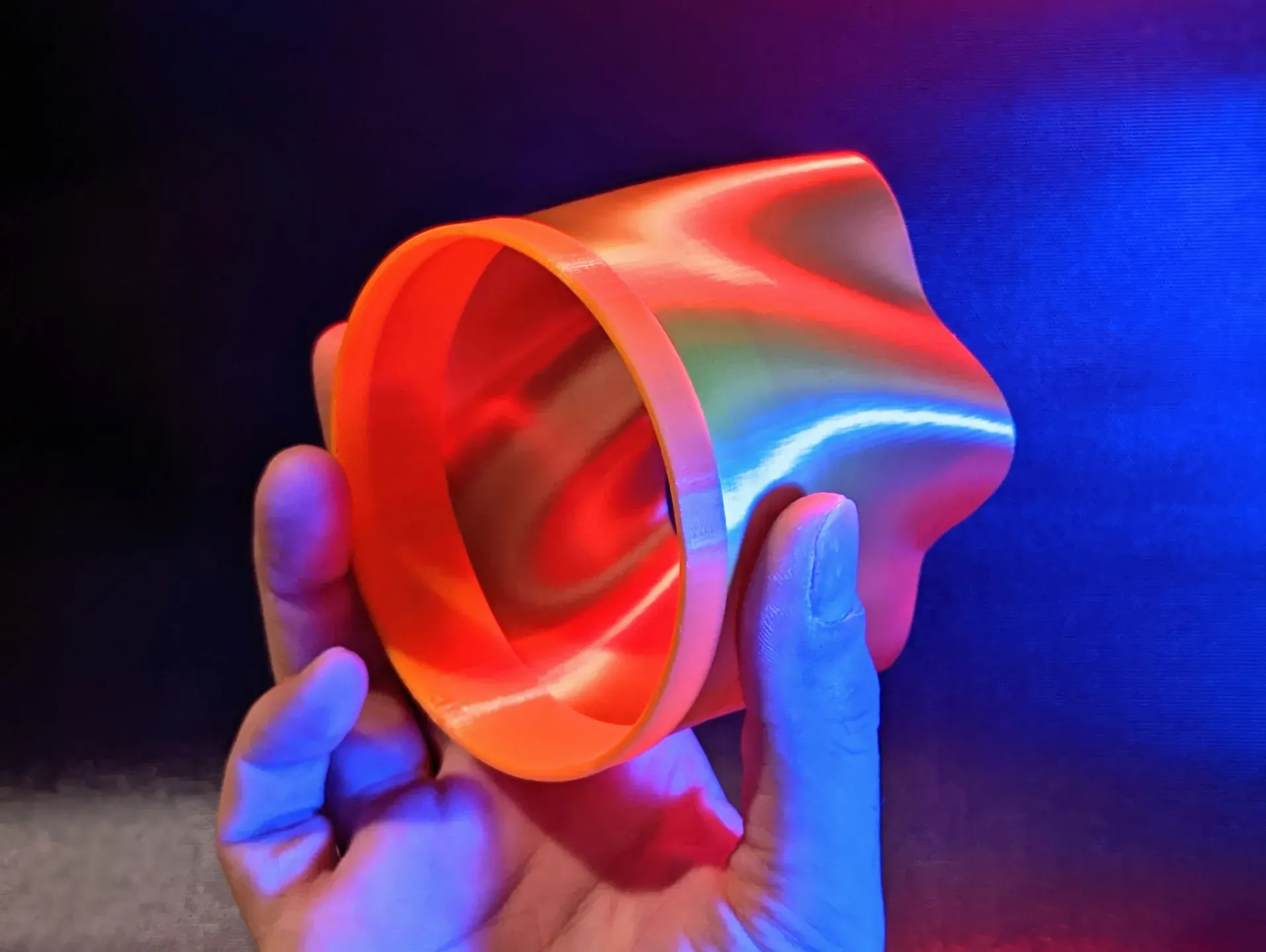 Vòng bay rỗng in 3D độc đáo, có khả năng lướt đi xa